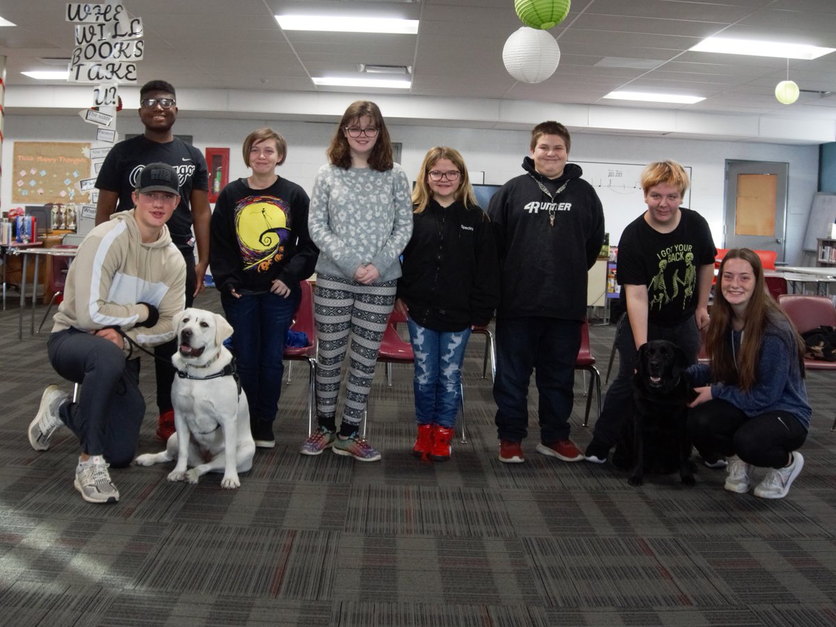 AlderSchools's tweet photo. If only every school day started with cuddles from dogs! The furry break that kids from @jonathanalderjh got to experience this morning, courtesy of Lily and Oakley's visit, was priceless.
#youmatterJA #pilotdogs #therapydogs https://t.co/s1suURtIhj