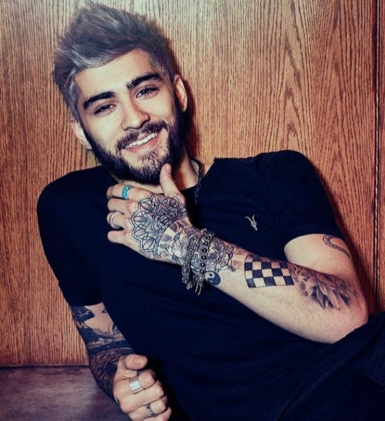 zaynRim's tweet image. I am more proud of you every day than yesterday. And I believe more and more in the power of ZAYN MALIK..
CONGRATS ZAYN.
#PillowTalkTo1B 
#ZaynMalik