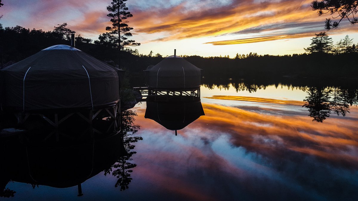 Yurts4Life's tweet image. Such beautiful views from one of our client's Yurts! It sits on a deck above the lake! Just imagine, waking up and jumping in the lake for a morning swim! 🏊‍♀️

#fridayfeeling #yurtsforlife #canvastelemark