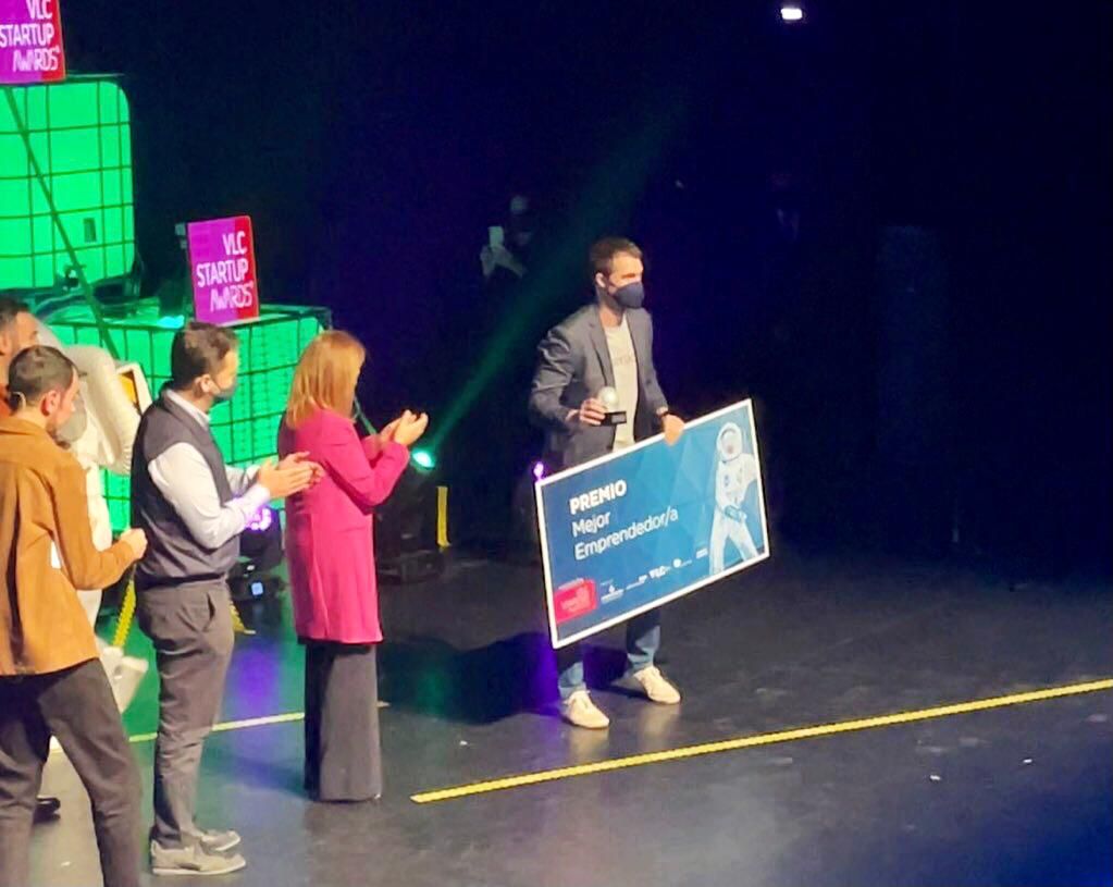 javimateoVLC's tweet photo. En un placer poder trabajar por y para este ECOSISTEMA y un orgullo poder felicitar a las startups ganadoras:
🏆@wenalyze Mejor Startup
🏆@corifyAF Mejor Startup Seed
🏆@Joaquin_23 CEO y Cofundador del grupo @CASFID_ES mejor persona emprendedora https://t.co/OpojbklqCO