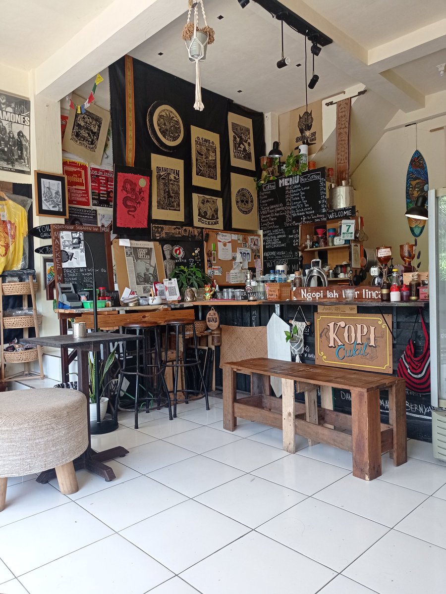 gnupup's tweet photo. Bali livin https://t.co/Mnbw1VGTzn