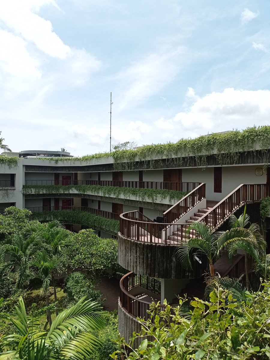 gnupup's tweet photo. Bali livin https://t.co/Mnbw1VGTzn