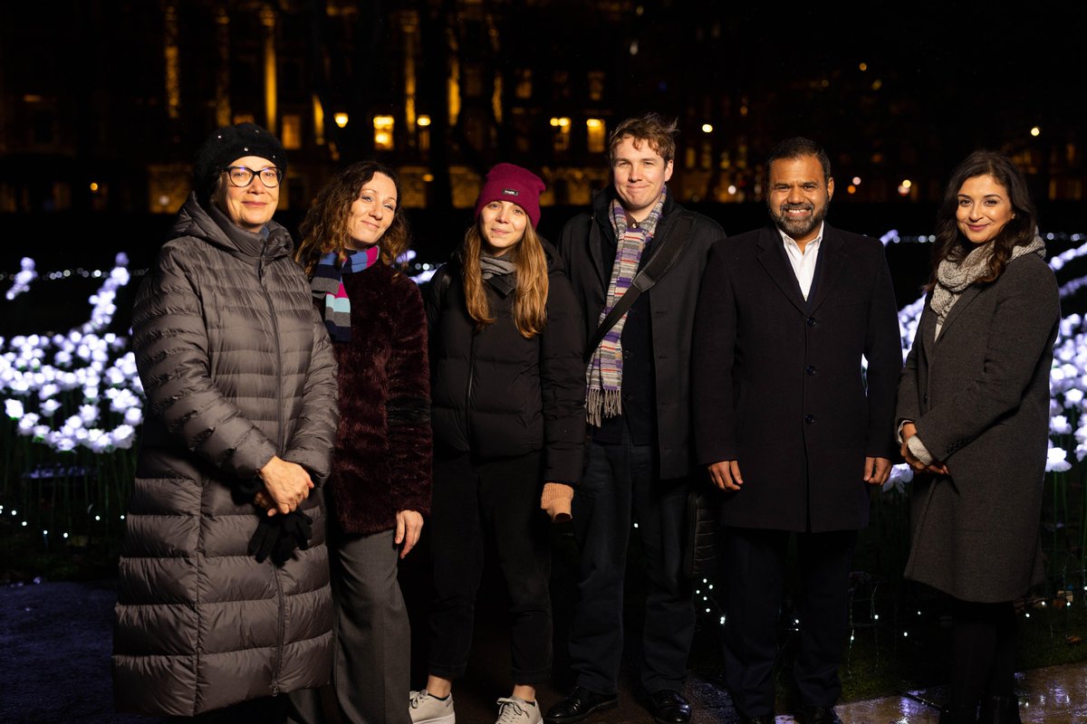 royalmarsden's tweet photo. A huge thank you to Anya and Camilla for their incredible ideas and commitment to @everaftergarden. A huge thank you to Piers, Jayne and @RajeshAgrawal for their brilliant speeches and to @Jenna_Coleman_  Coleman for officially opening the garden. #LetsDoLondon https://t.co/ddMIzKKixR