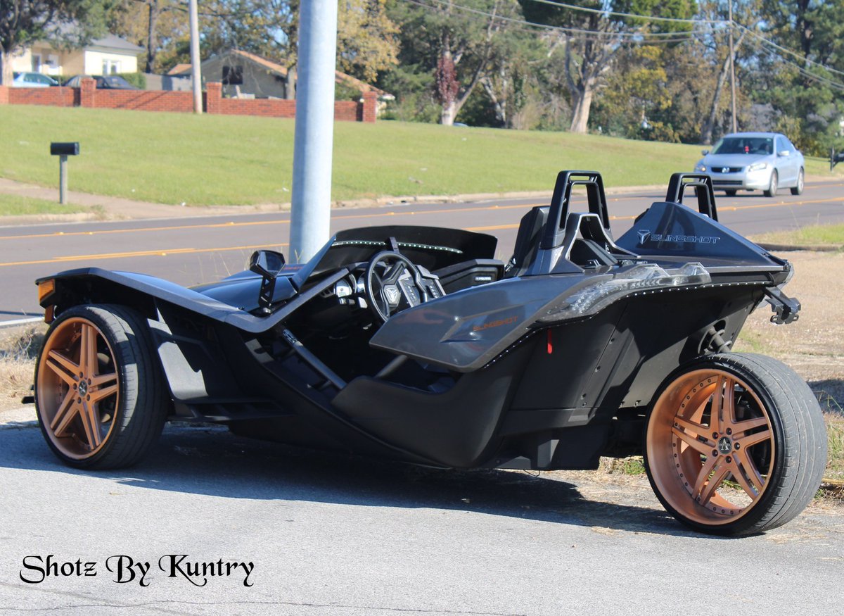 KuntryPicz's tweet photo. #rustcollegefoundersdayparade2021 #ShotzByKuntry #hollyspringsms #rustcollege #parade #cars #carphotography #carphotographer #customwheels #autophotography #wetpaint #rides #bigrims #carpornphotography #stuntseason #whipgame  #automobiles #outdoorphotography #slingshot https://t.co/DEXS8GHHnh