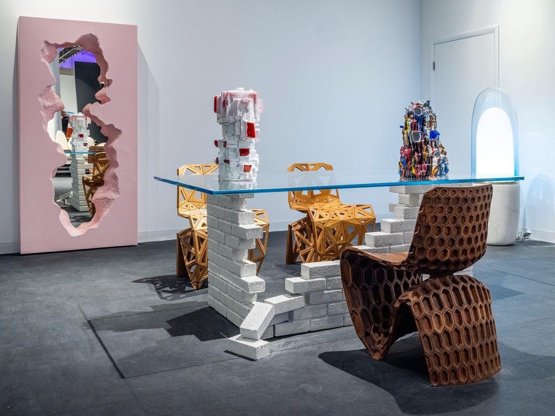 DesignApplause's tweet photo. Various Untitled, 2021 by #thaddeuswolfe
Photography by @joeinstakramm
Friedman Benda / @designmiami / Booth G22 / Thru 5dec
Photography by @orioltarridasphoto https://t.co/1UAYeZa1Sc