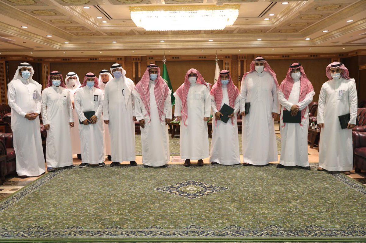wmngovsa's tweet photo. د. اللحيدان يكرم مكتب إدارة المشاريع PMO بوكالة الرئاسة لشؤون المسجد النبوي ومدراء المشاريع الحاصلة على نسبة إنجاز ١٠٠٪ خلال عام ٢٠٢١-٢٠٢٠. 

#المسجد_النبوي 

#وكالة_شؤون_المسجد_النبوي https://t.co/uvEQ9V4zFC