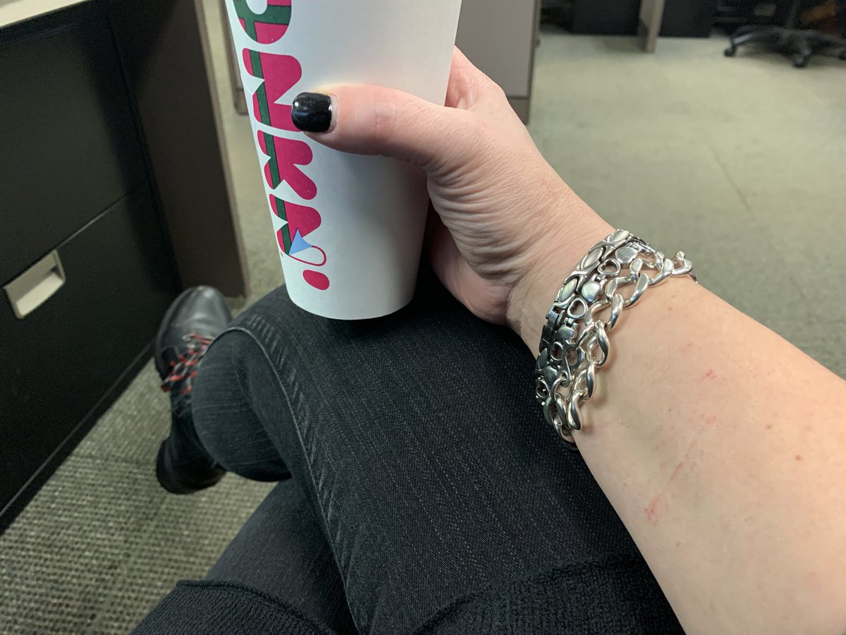 thelittleeye's tweet photo. Worklife.
#boycottesin https://t.co/sqeEw0yIdU