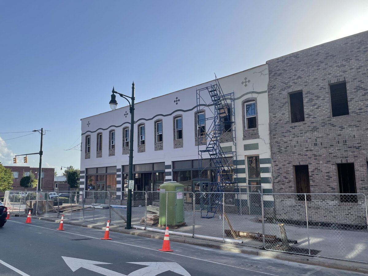 New apartment and commercial space now available in downtown Albemarle! Please see below for more details:
#bedowntown #albemarle #NC #apartments