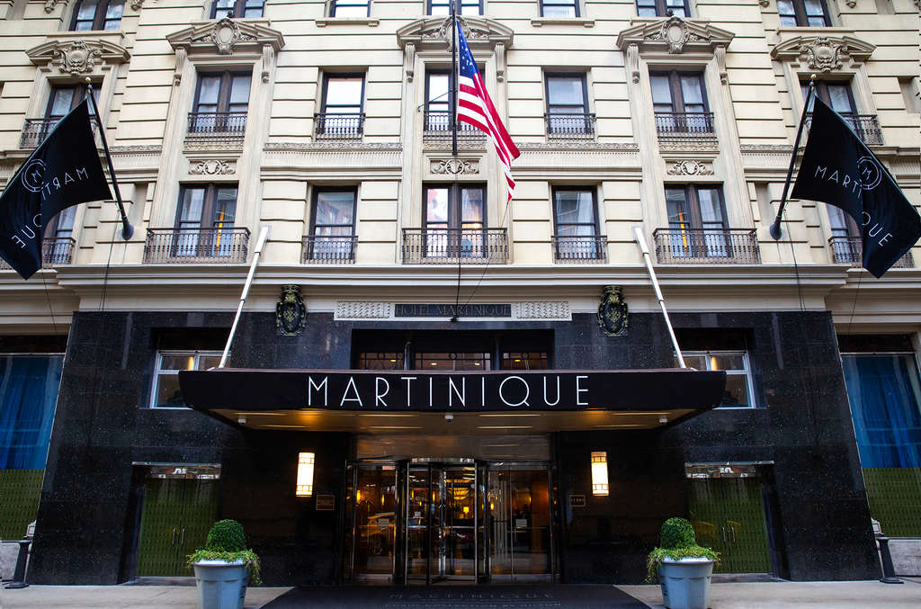 GillesGressier's tweet photo. Réouverture à New York sur Broadway du célèbre hotel Martinique après la rénovation de plusieurs millions de dollars qui a radicalement transformé l'intérieur de cet établissement historique de 531 chambres. https://t.co/97jr8ho32a