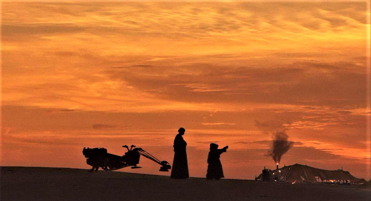 gwenwynfar's tweet image. Star Wars mood: When even the darkness is full of color🤩