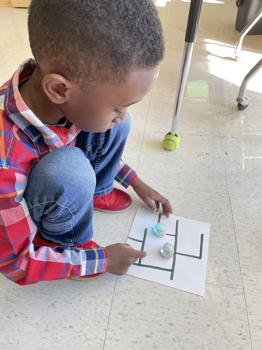 Mrs_EDarnell's tweet photo. So excited to see this kiddo and the rest of his class working with the @Ozobot and learning letter formation! @DrHarperA5 @a5disteam #A5EDventure #TechinSped https://t.co/DiZ1laZDy4