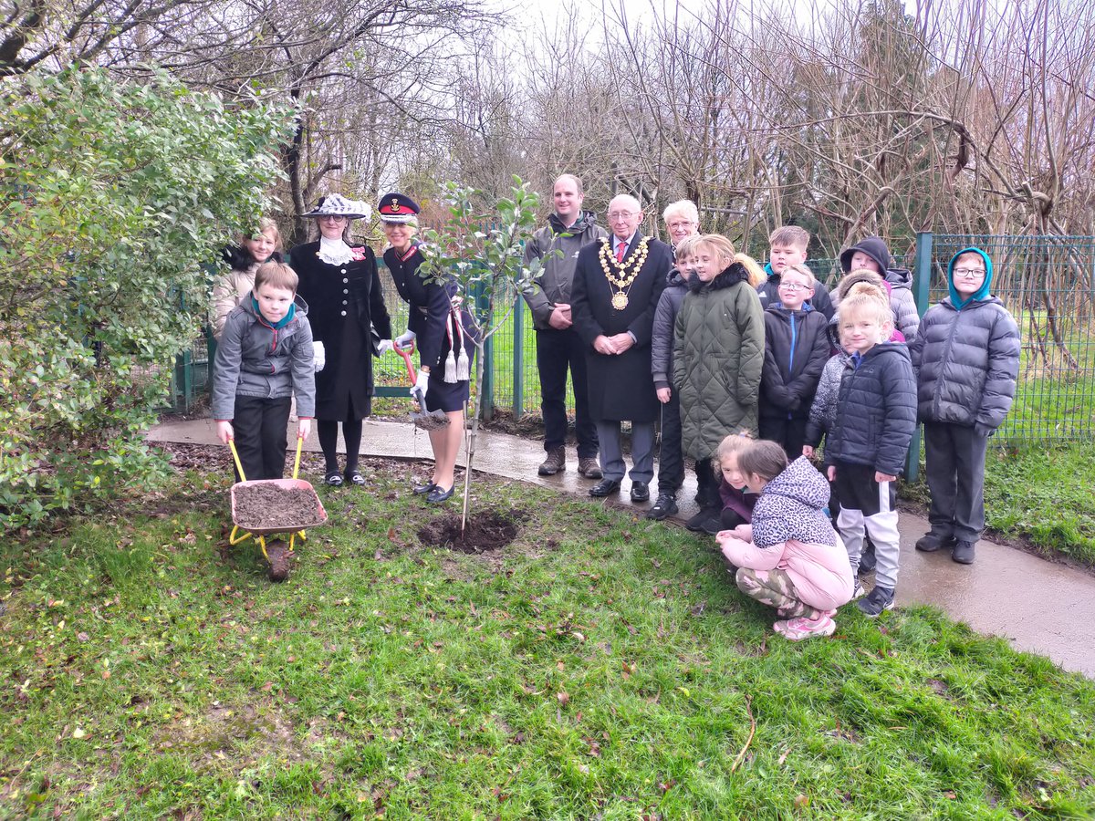 BlaendulaisPS's tweet photo. More photos to come, but we were honoured to plant a tree for the Queen's Jubilee.  Thank you to our guests for joining us and making it a special day for everyone. @WestGlamorganLL @HSofWestGlam @NPTCouncil @Chris_WT_Brynau @SWPDogsHorses @SWPNeathPTalbot @EcoSchoolssouth https://t.co/ppxnDQtEZ8