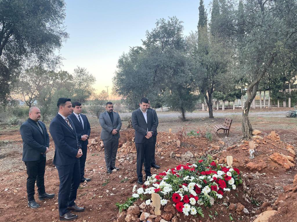 ayyildirim1's tweet photo. Bir alçak tarafından canice hayattan koparılan Ülkü Ocakları Antalya-Döşemealtı yöneticimiz #AylinAlkutay kardeşimizi dualarla toprağa verdik.

Yaşanan vahşeti gerçekleştiren insan müsveddesinin en ağır cezayı alması için hukuki sürecin bizzat takipçisi olacağız. https://t.co/Ts0CyAexng