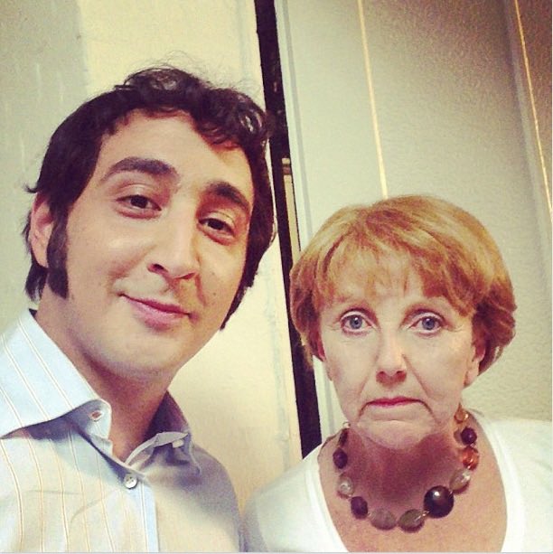 cem_oezdemir's tweet photo. Vielen Dank, Frau Bundeskanzlerin.

Und weil es gerade alle machen. Ein Foto (fast) aus meinem Archiv 😉. 

Großen Respekt &amp; von Herzen alles Gute, Frau #Merkel. https://t.co/KacjUBfOEN