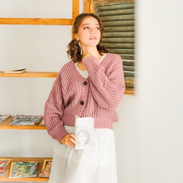 WishlistThreads's tweet photo. Thread🧥
. 
Rekomendasi Outfit Sweater, Outer, Cardigan Wanita ala korea dari Brand Lokal Berkualitas😍
. 
Help RT 🤗
. 
1. https://t.co/E3PCQp2CXJ
DARIA CARDIGAN https://t.co/cQwpnOv1j7
