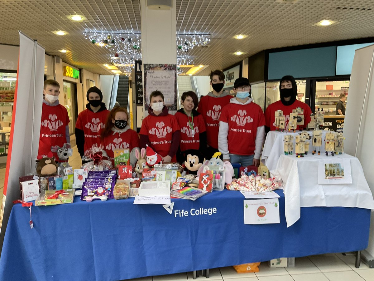 Princetrustfife's tweet photo. Pop up enterprise @KingsgateCentre team 78 you were awesome thank you @KingsgateCentre for hosting us 
@gjproudlock @HubStudent @fifecollege @FCSAstudents @fifeprincipal @PrincesTrustSco @KingsgateCentre @Gail_Enable @SDSFife @HawkerIain @LynGold @healthsocialca1 @VPFifeCollege https://t.co/eid2rnOJNZ
