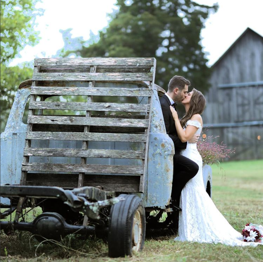 wedbug's tweet photo. A little bit country…
#weddingbug #weddingbugstudios #weddingphotography #weddingphoto #weddingphotographer #weddingvideo
#wedding #weddings https://t.co/61PqCabNDw
