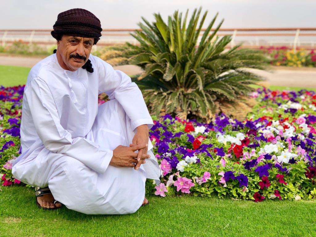 الله يرحمك ويغفر لك ويسكنك فسيح جناتك
كنت الأخ والزميل والصديق
ذو البسمه والضحكه الغاليه علينا ونتذكر أخلاقك الرفيعه.