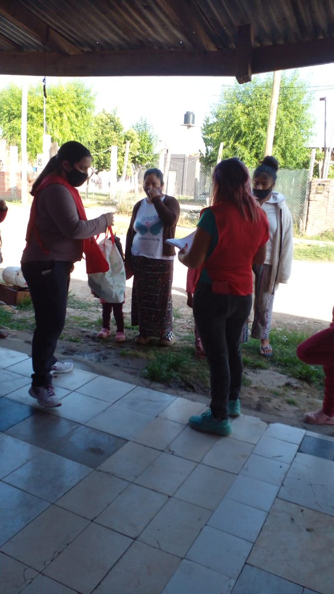 FuerzaColeCanu's tweet photo. Preparamos comida para la cena para ayudar a las familias vecinas
🍝 Merendero La Lunita
🍝 Barrio Altos Verdes Máximo Paz
🍝 Cañuelas prov de Bs As
#ArgentinaUnida 
#FetraesCañuelas
#LaPatriaEsElOtro
#NadieSeSalvaSolx https://t.co/sK64Ax9skM