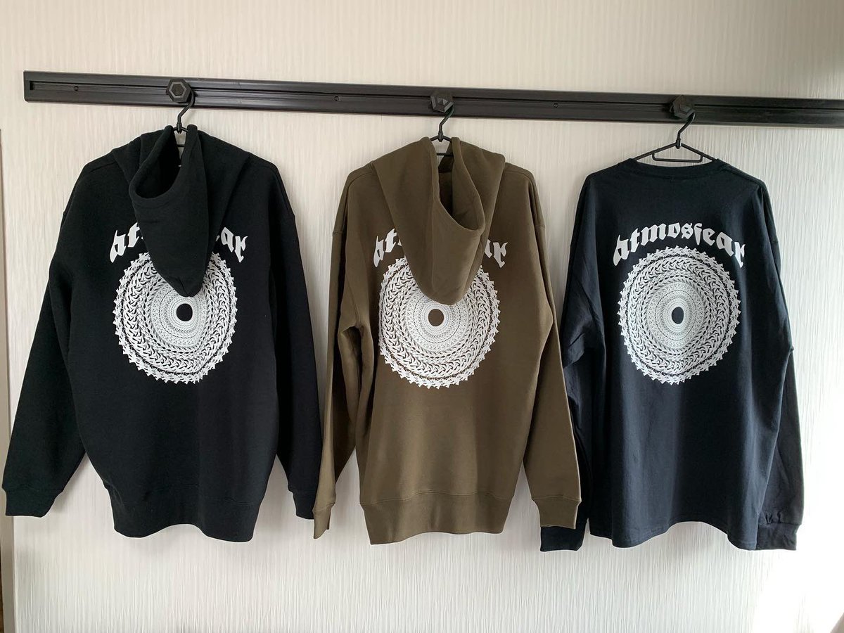 ATMOSFEAR_JPN's tweet photo. 数日でフーディーの販売も始められます
ロンtee在庫残り3枚です、ありがとうございます

https://t.co/WE1eXYMbkV https://t.co/uwi3dFrF1B