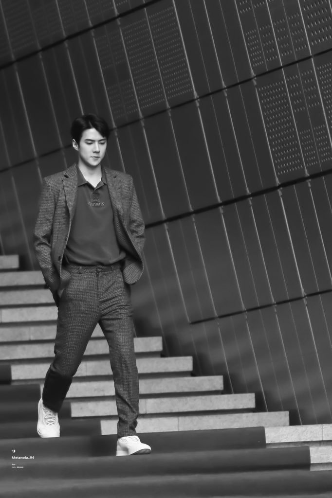 IRIDESCENTWT's tweet photo. Haku escogió la elegancia y tomo sus mejores trapitos para poder salir corriendo al debut japonés de estos guapísimos. #𝟐𝐏𝐌𝐃𝐁_JAPON  #𝐓𝐀𝐊𝐄𝐎𝐅𝐅_CONCERT así que si lo ven por ahí mándenle un besito porque se ve hermoso. @tupiem_twt

𝖈𝖔𝖔𝖑-𝚔𝚒𝚍𝚣 ✦ #IRIDE𝕊ℂENT🛴 https://t.co/TzUrDvzLc3
