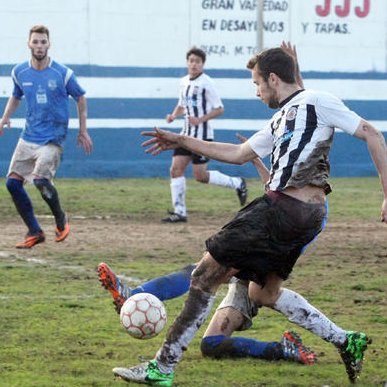 XerezDFC's tweet photo. 🌜⚽ Hoy tenemos una noche para disfrutar.

Porque sabemos lo que es jugar en el barro. Porque nos lo merecemos, 𝐱𝐞𝐫𝐞𝐜𝐢𝐬𝐭𝐚𝐬 💙🤍

#XerezLeganés | #LaCopaMola https://t.co/6gN8IV1JOS