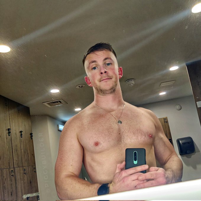 Day off = gym 👍🏼 https://t.co/cZUkVPV94v<a href="/tag/weekendvibes"class="tags"><span>#weekendvibes</span></a><a href="/tag/smellysox"class="tags"><span>#smellysox</span></a>