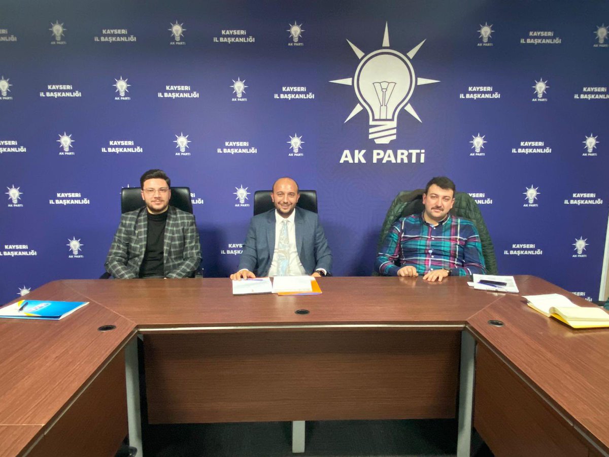 serdarrduran's tweet photo. 📍Kayseri

Doğal güzellikleriyle ve Erciyes dağıyla Anadolu’nun incisi olan Kayseri ilimizde Gençlik Kolları Başkanımız Furkan Mert Şimşek ile beraber, Gençlik Kolları İlçe Başkanlarımızla sohbet ettik sonrasında ise İl Gençlik Kolları yönetimimizle toplantımızı gerçekleştirdik. https://t.co/eVnwjVWNj3