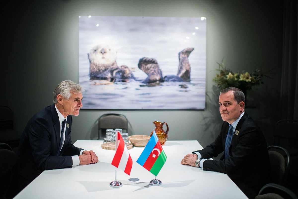 LinhartBMEIA's tweet photo. Very good opportunity to meet FM @bayramov_jeyhun on the sidelines of #OSCEMC2021 and to discuss our 🇦🇹-🇦🇿 economic relations as well as the role of the @OSCE in easing tensions between #Azerbaijan &amp; #Armenia. Austria stands ready to support all efforts aimed at building trust. https://t.co/AAICFfKDnT