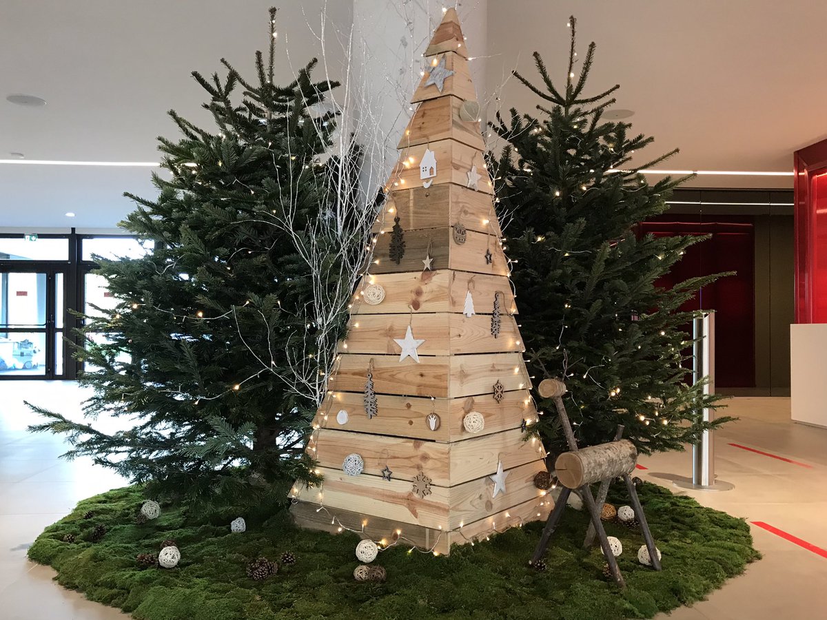 🎄 La magie de Nöel, c’est aussi ici.
Et ici, c’est au <a href="/cmarkea/">Crédit Mutuel Arkéa</a> ! 🎅🏻