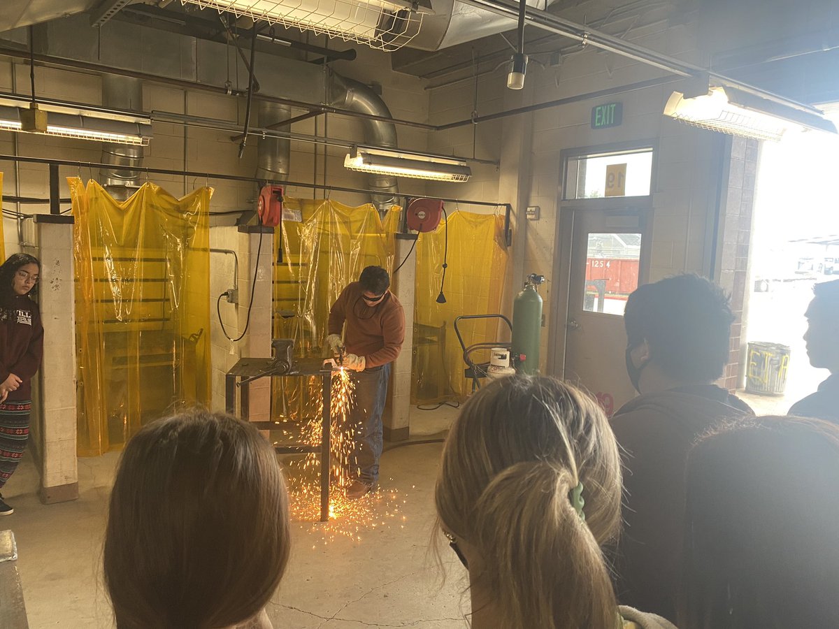 brenfig79's tweet photo. Our 8th Graders visited the FHS CTE classes today. Getting ready to start 4 year plans! It’s amazing the choices students have today to get them started for life after high school! @FloresvilleISD @fhs_highschool https://t.co/jHyd0WAizN