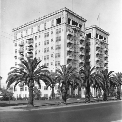 HRGpreservation's tweet photo. The 10-story Bryson Apartment Hotel (1913, Frederick Noonan &amp; Charles Kysor) was built in 1913 by Hugh Bryson. By the 1940s, it had fallen into disrepair. A rehabilitation project in 1997 transformed the building into 80 units of affordable housing! 📸 c. 1920 (USC) #TBT https://t.co/jG0TICdBJb