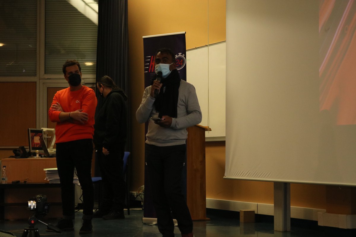 #Hack24 | <a href="/CY__Tech/">CY Tech</a> x <a href="/Cap_Fi/">CAPFI</a> en images ! #hackathon