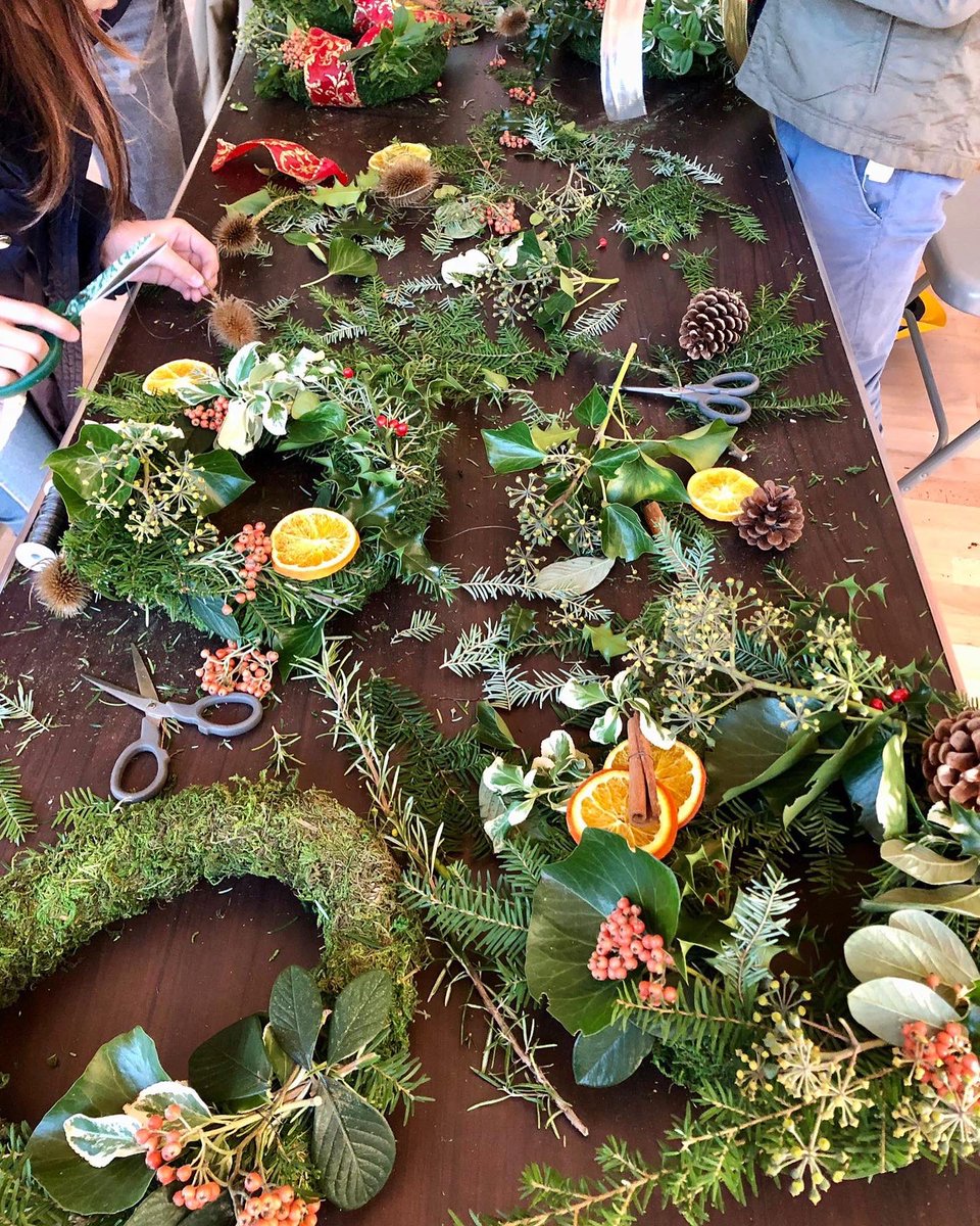 HCGAGardens's tweet photo. Join one of our wreath workshops! £10 donation. More info via https://t.co/zLfhnnocfZ
Sat 4th Dec at #PhoenixFarmInWhiteCity between 10-3pm
Sat 4th Dec at #LorisGarden between 12-3pm
Tues 7th Dec at #PimlicoLibrary @WAESonline
Sat 11th Dec @petitmiracles W12 CENTRE, 11-3pm https://t.co/P2bR4RqQR5