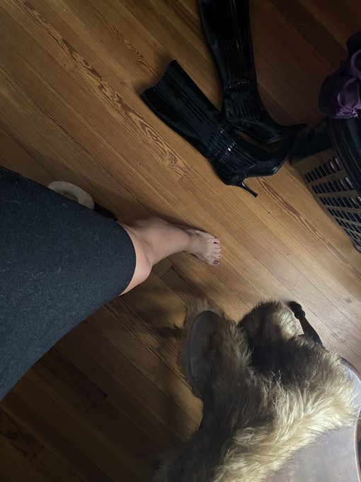 Watch The 1 & Only Enchantress Sahrye Booking FetCon 25's leaked NSFW photo on TwXstars