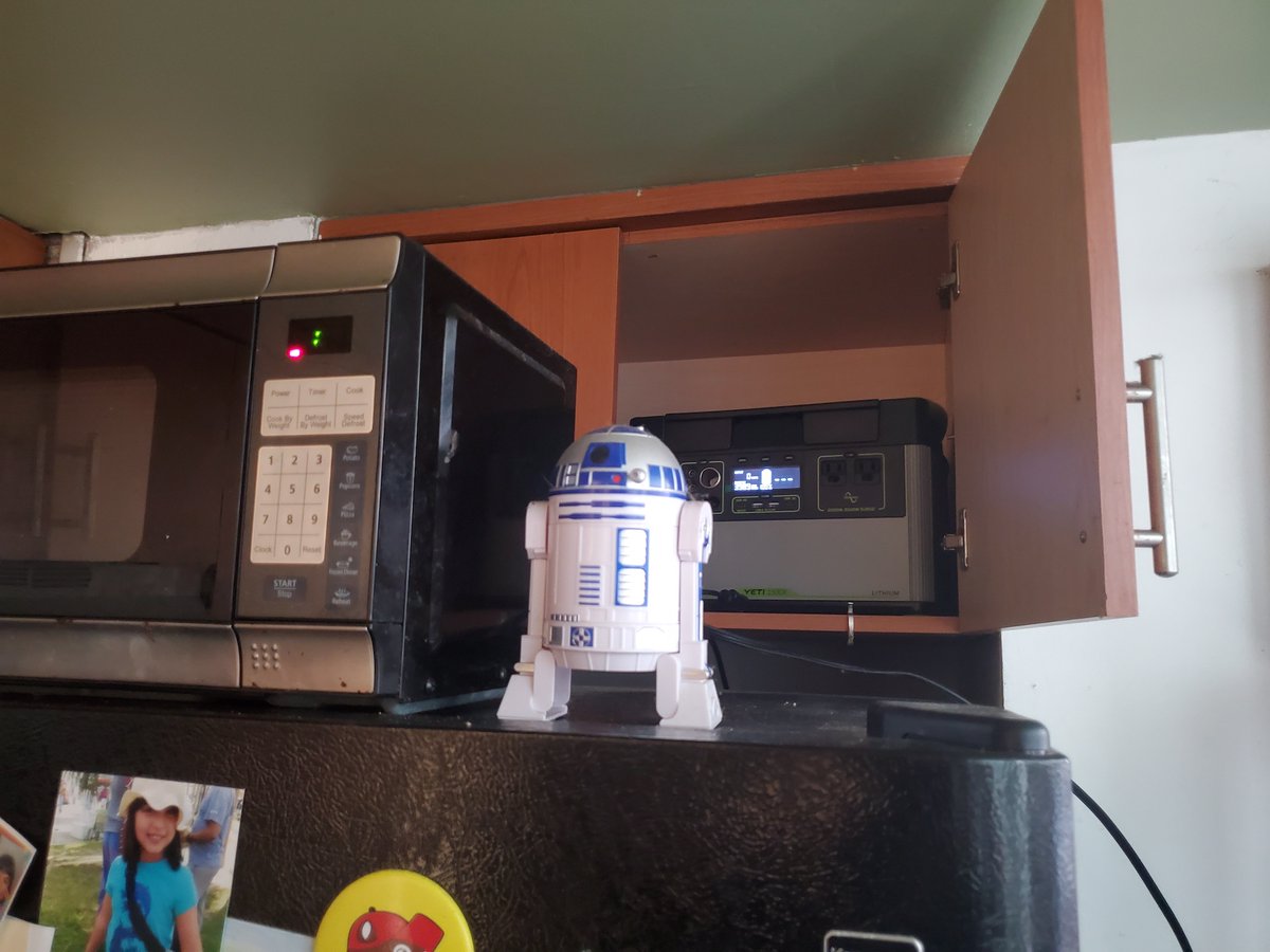 goalzero_pr's tweet photo. Puedes guardar tu #Yeti en cualquier rincón, sin ningún tipo de preocupación.

#GoalZero es energía sin combustible fósil y sin ruido. ¡Perfectas para apartamentos y lugares cerrados!

Sobrevive con SobrevivePR. Llama ahora al 787-602-6001 o visita https://t.co/YGqOvV3oun. https://t.co/KhVcdtIXUL