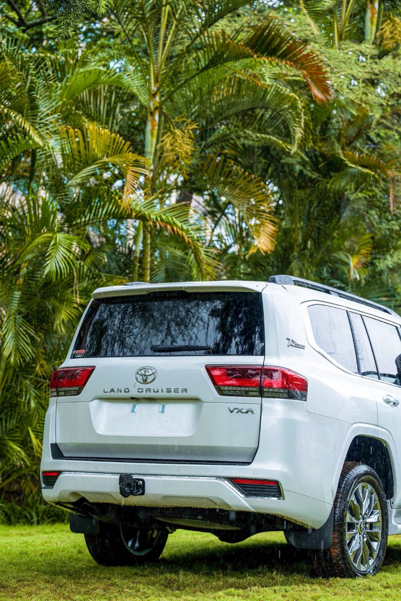 liliancherow1's tweet image. The New LC 300 is all about creating new experiences and is  engineered to provide you with maximum protection no matter how rough the  terrain. #NamesHavePower
 #ToyotaKenyaExperience 
#MasterOfAfrica 
@Toyota_Kenya