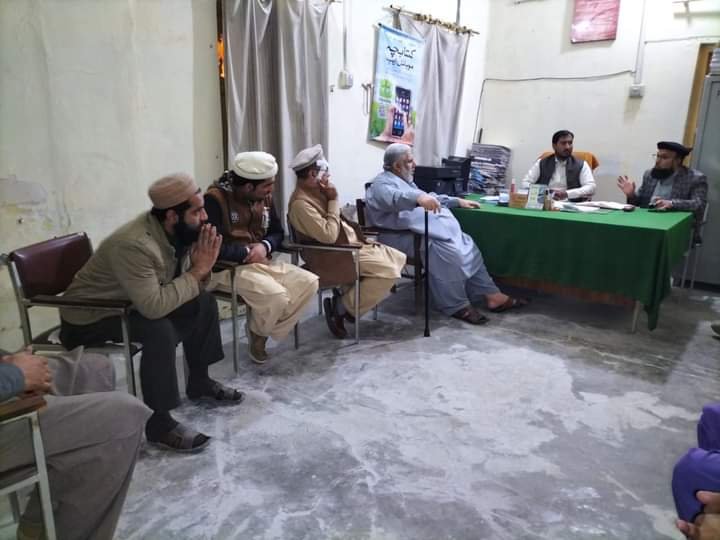 Fertilizer Dealers meeting under the Chairmanship of Dr.Hafiz Farhad & AO Peshawar on the current Fertilizer situation.The chair directed all the Dealers to strictly observed the rules that is mentioned in Fertilizer Control Act 1999 and Rules 2003.