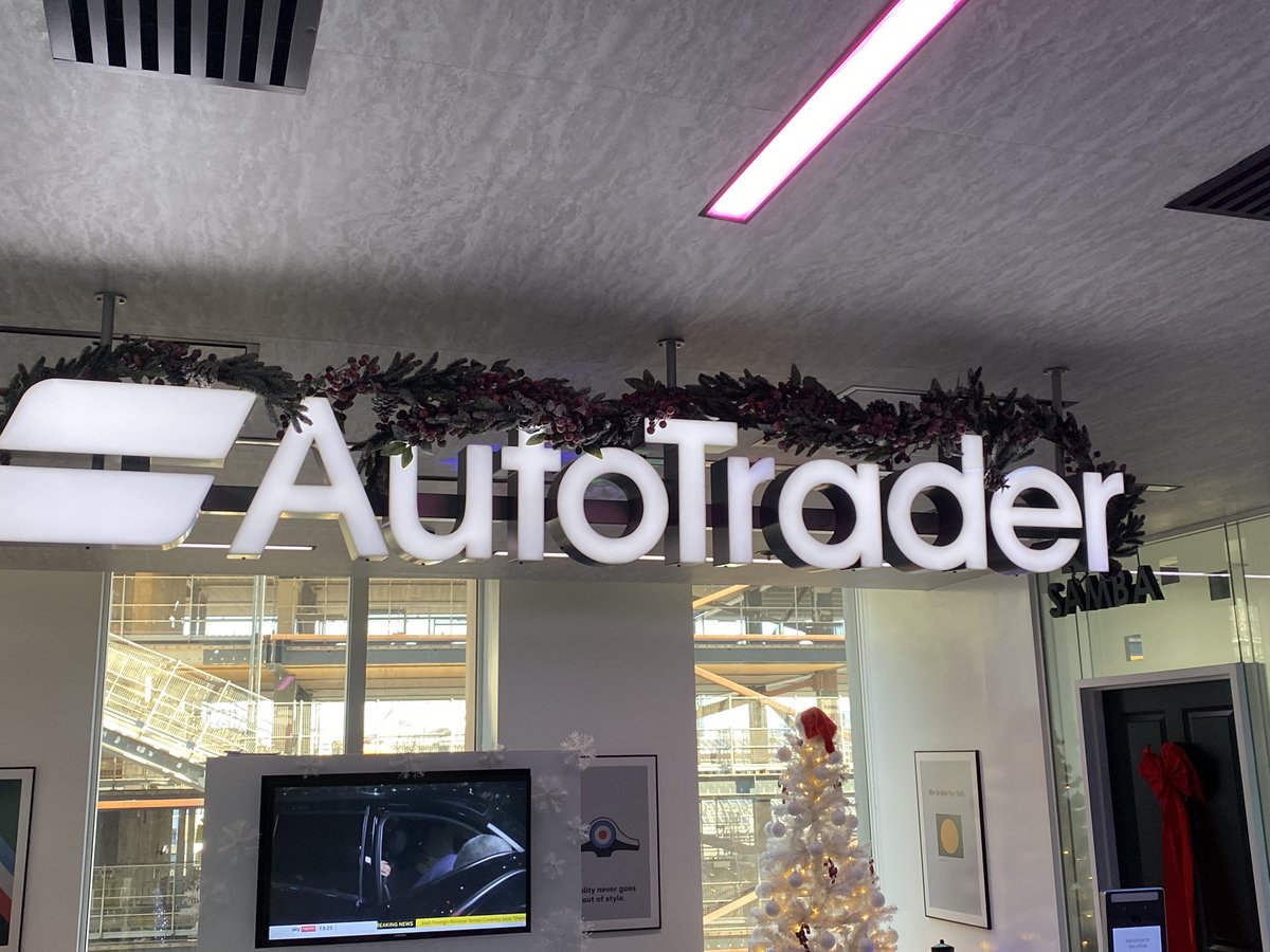 Godders99's tweet photo. Massive thank you to @ATInsight for hosting our marketing review meetings today, looking forward to the data feed transformation and loving the old school milk bottles @MotorParks @GRANGEMOTORS https://t.co/Fsrcf1CXql