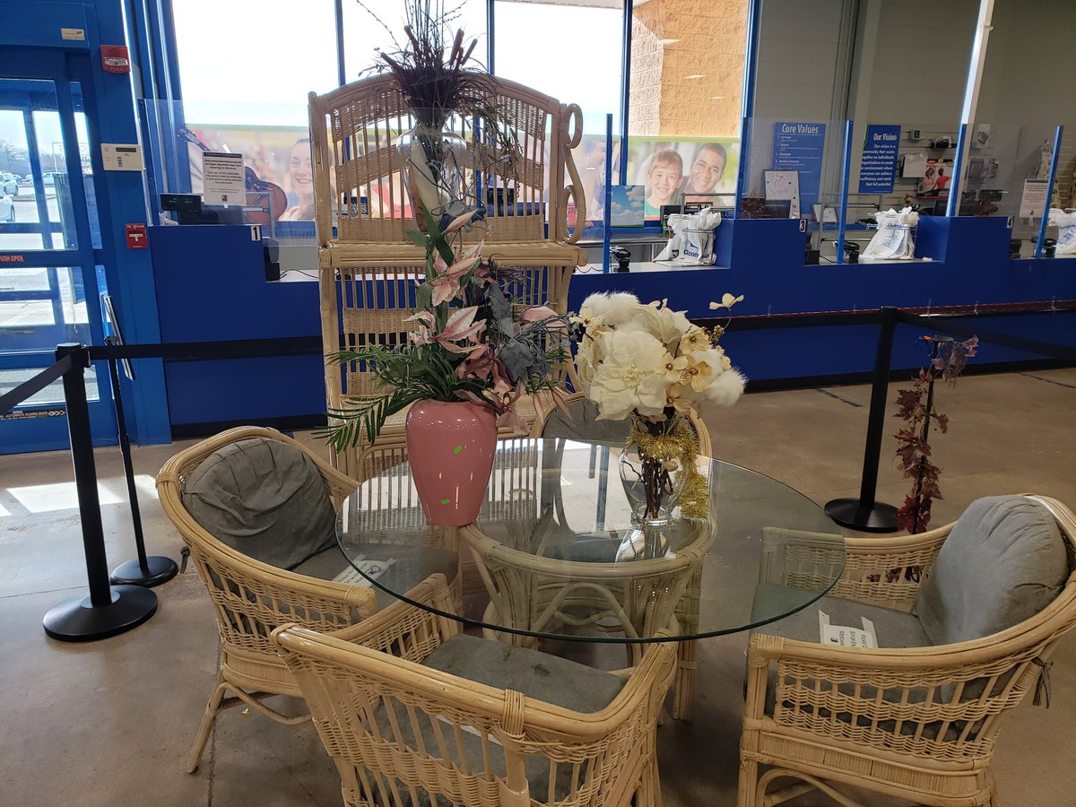 MemphisGoodwill's tweet photo. The holidays are in full swing.  While you're out shopping, we have many great items to prepare you for the season.  Come on by and check out these items at our Tupelo store.  #getitatGoodwill #ThriftyThursday https://t.co/UCxkupQrnG