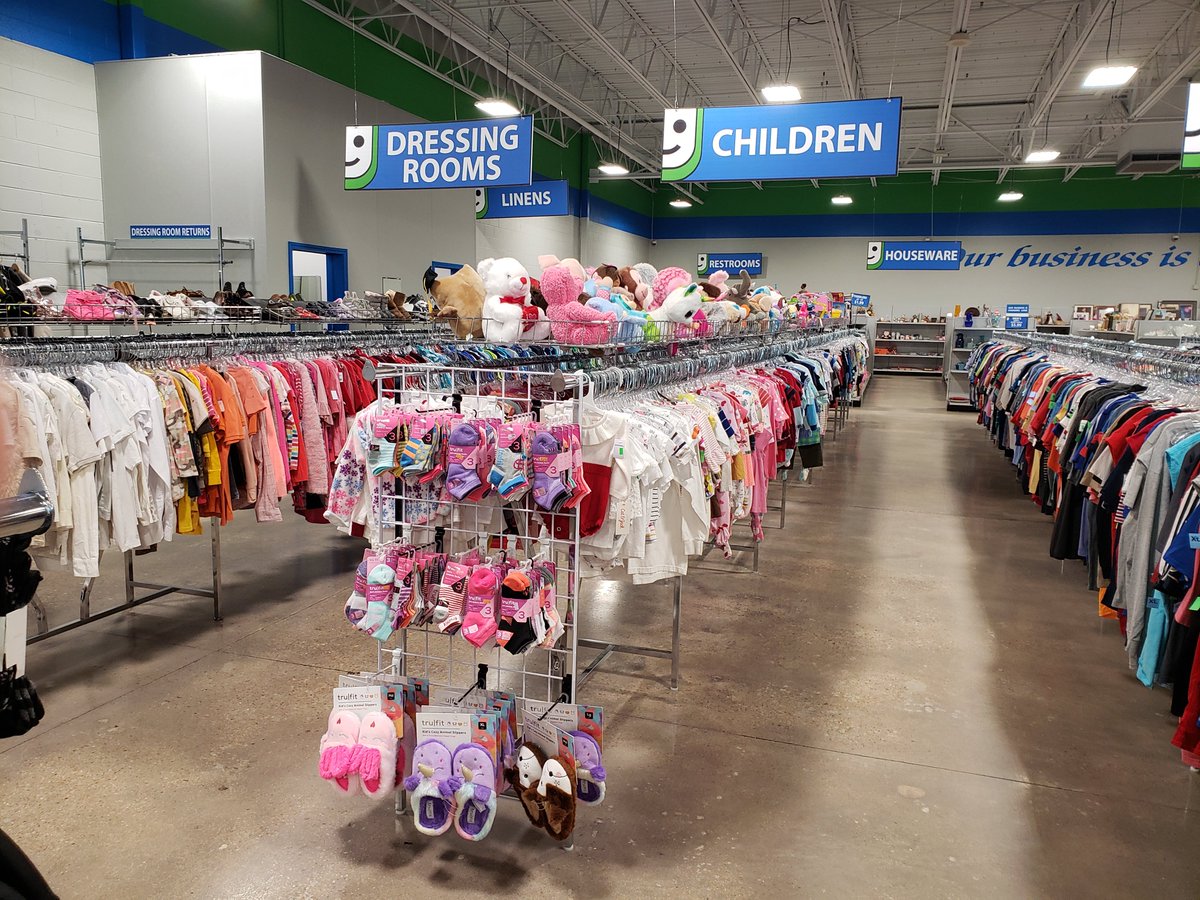 MemphisGoodwill's tweet photo. The holidays are in full swing.  While you're out shopping, we have many great items to prepare you for the season.  Come on by and check out these items at our Tupelo store.  #getitatGoodwill #ThriftyThursday https://t.co/UCxkupQrnG