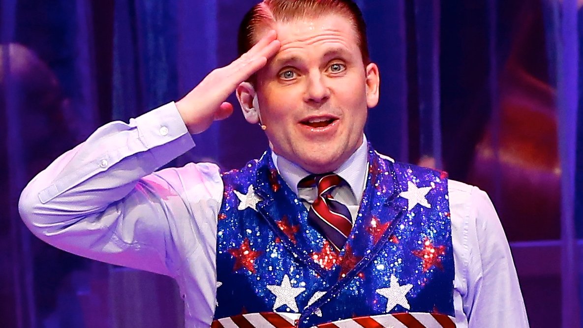 MusicalTheatreR's tweet photo. #TopOfTheWorld, The James Cagney Musical receives a #WestEnd by-invitation-only workshop on 9 & 10 Dec
Top Of The World stars @RCreightonNYC, leading an ensemble directed by #JohnRando. The show’s music & lyrics are by Creighton & Christopher McGovern, book is by Peter Colley https://t.co/4dbjJVQjsH