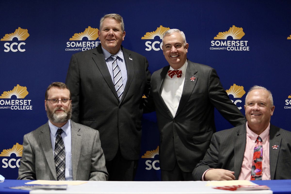 A new elementary education program will be offered this fall through a collaboration between University Center of Southern Kentucky, Western Kentucky University, and Somerset Community College. 

Learn more. 🧵⤵️

#WKU <a href="/wkucebs/">WKU CEBS</a> <a href="/wkuste/">WKU STE</a> @SCC_UCSK