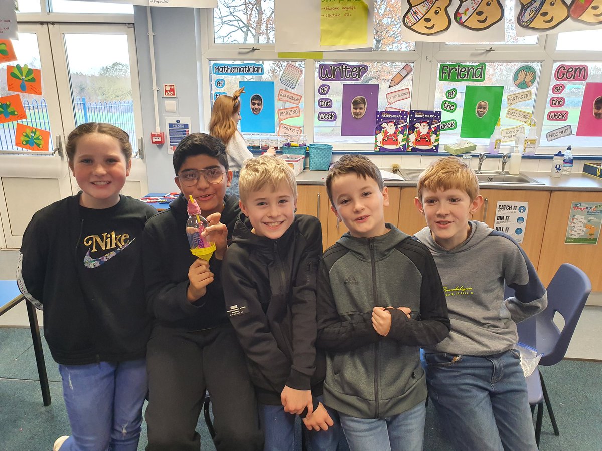 StJohns_Eagle's tweet photo. WOW 6JC! You loved doing the elf hunt and absolutely smashed your stories about an elf! Then, to top it off, you made model lungs in Science to show how they expand and deflate! #Einsteinwho? #elfhunt https://t.co/eOBNiVfgyT