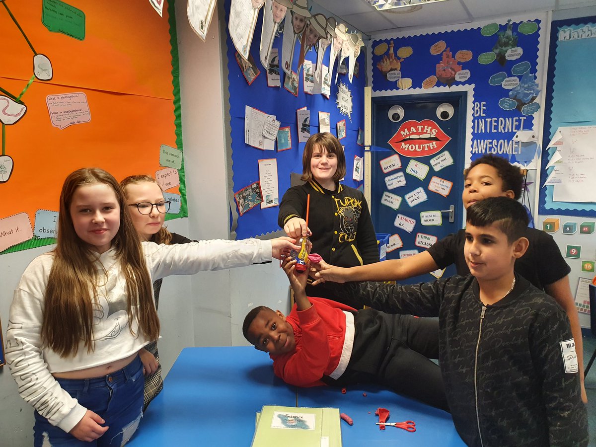 StJohns_Eagle's tweet photo. WOW 6JC! You loved doing the elf hunt and absolutely smashed your stories about an elf! Then, to top it off, you made model lungs in Science to show how they expand and deflate! #Einsteinwho? #elfhunt https://t.co/eOBNiVfgyT