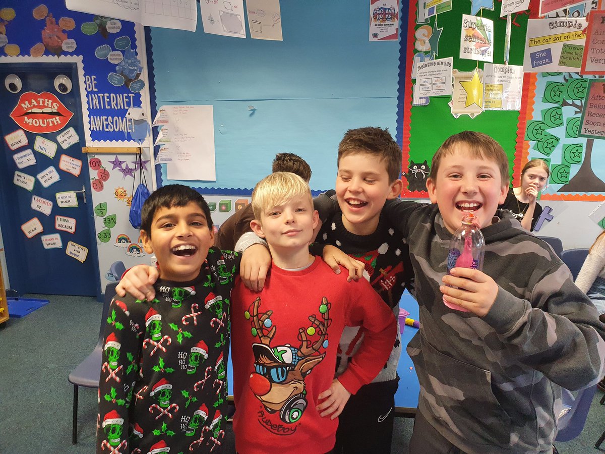 StJohns_Eagle's tweet photo. WOW 6JC! You loved doing the elf hunt and absolutely smashed your stories about an elf! Then, to top it off, you made model lungs in Science to show how they expand and deflate! #Einsteinwho? #elfhunt https://t.co/eOBNiVfgyT