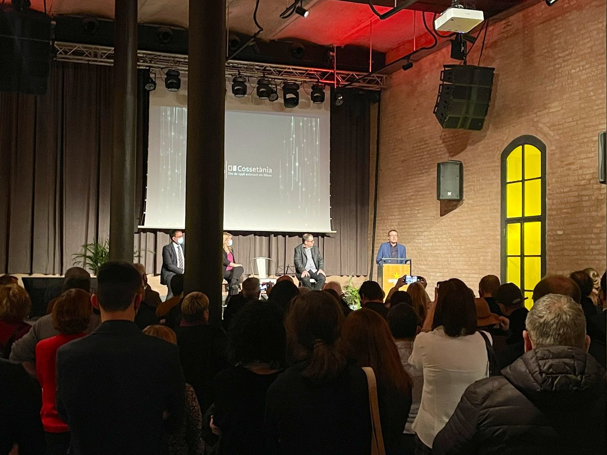 Acte de celebració dels 25 anys de l’editorial <a href="/Cossetania/">Cossetània Edicions</a> a l’Antiga Fàbrica <a href="/EstrellaDammCat/">Estrella Damm Cat</a>. Des d’<a href="/editorscat/">EDITORS.CAT</a>, la més sincera enhorabona i per molts anys i llibres més!! ❤️🧡