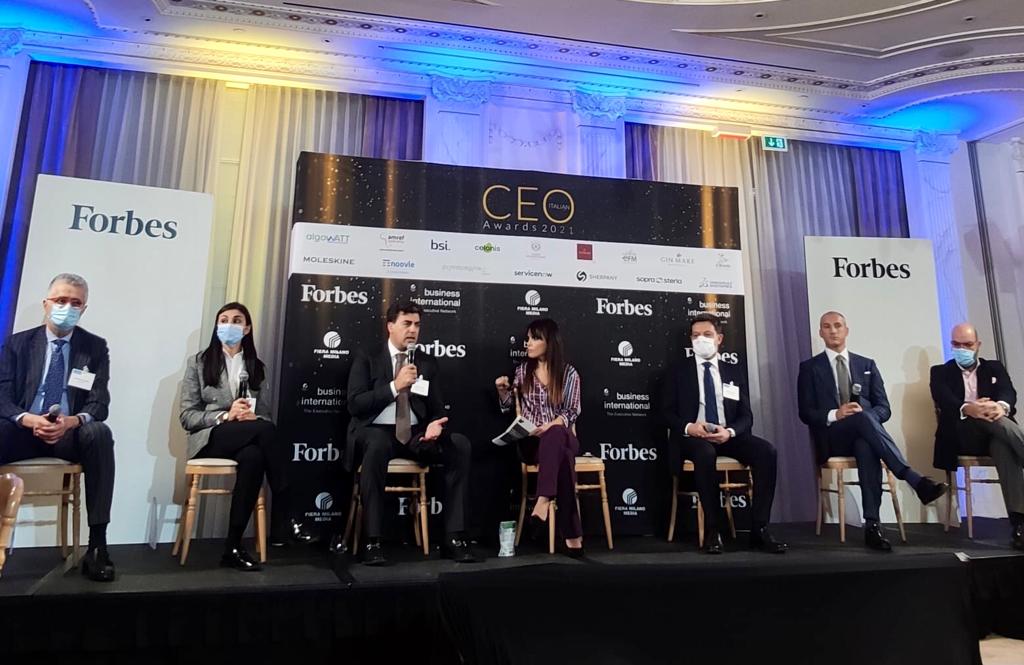 FregaPasquale's tweet photo. Stimolante il confronto di oggi al CEO Italian Summit &amp; Awards di @BIweb. Abbiamo parlato di #innovazione, intesa non solo come strumento di #crescita ma vero e proprio fattore discriminante tra aziende ‘vincenti’ e ‘perdenti’, per il bene e il futuro del Paese. https://t.co/nF27xnFi8M