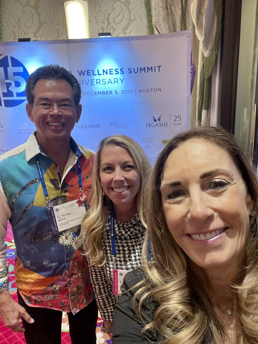 HealthFitAssoc's tweet photo. Look who Liz (IHRSA’s CEO) ran into at the #2021GWS last night! @LynneBrick and @VictorBrick! 👋🏽 @Global_GWS https://t.co/vR9w5XRnqU