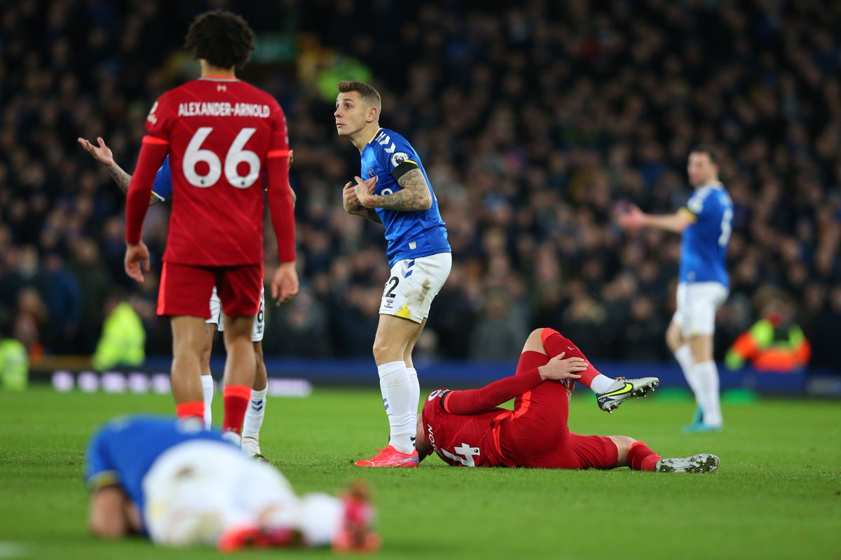blzzrd's tweet photo. Six #PremierLeague games last night, two more this evening...
But, do you know which two teams were involved in the only English top-flight game to see points deducted for a brawl?
ANSWERS BELOW! ๐
#Quizzard https://t.co/2xOu0bpSqw